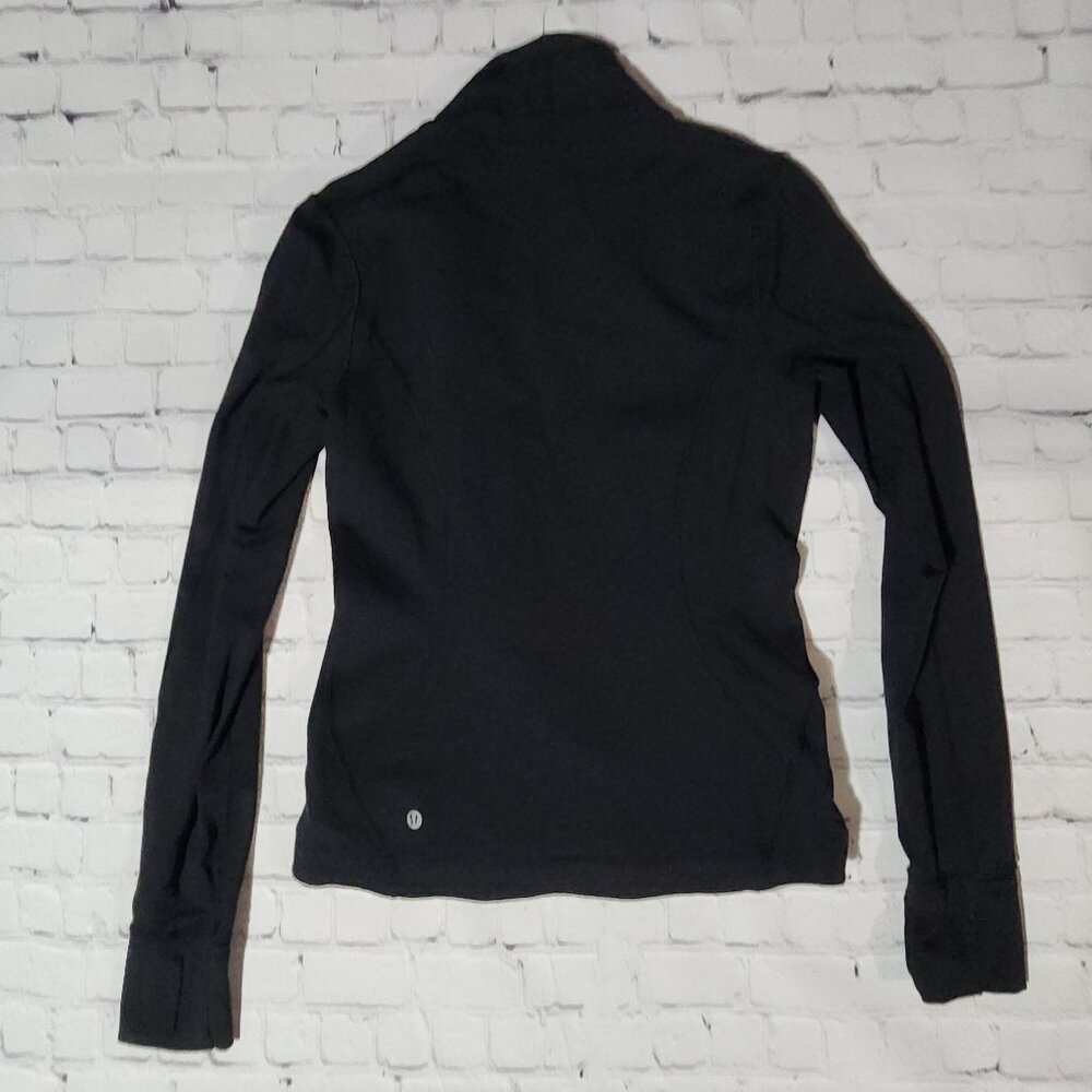 LULULEMON JACKET